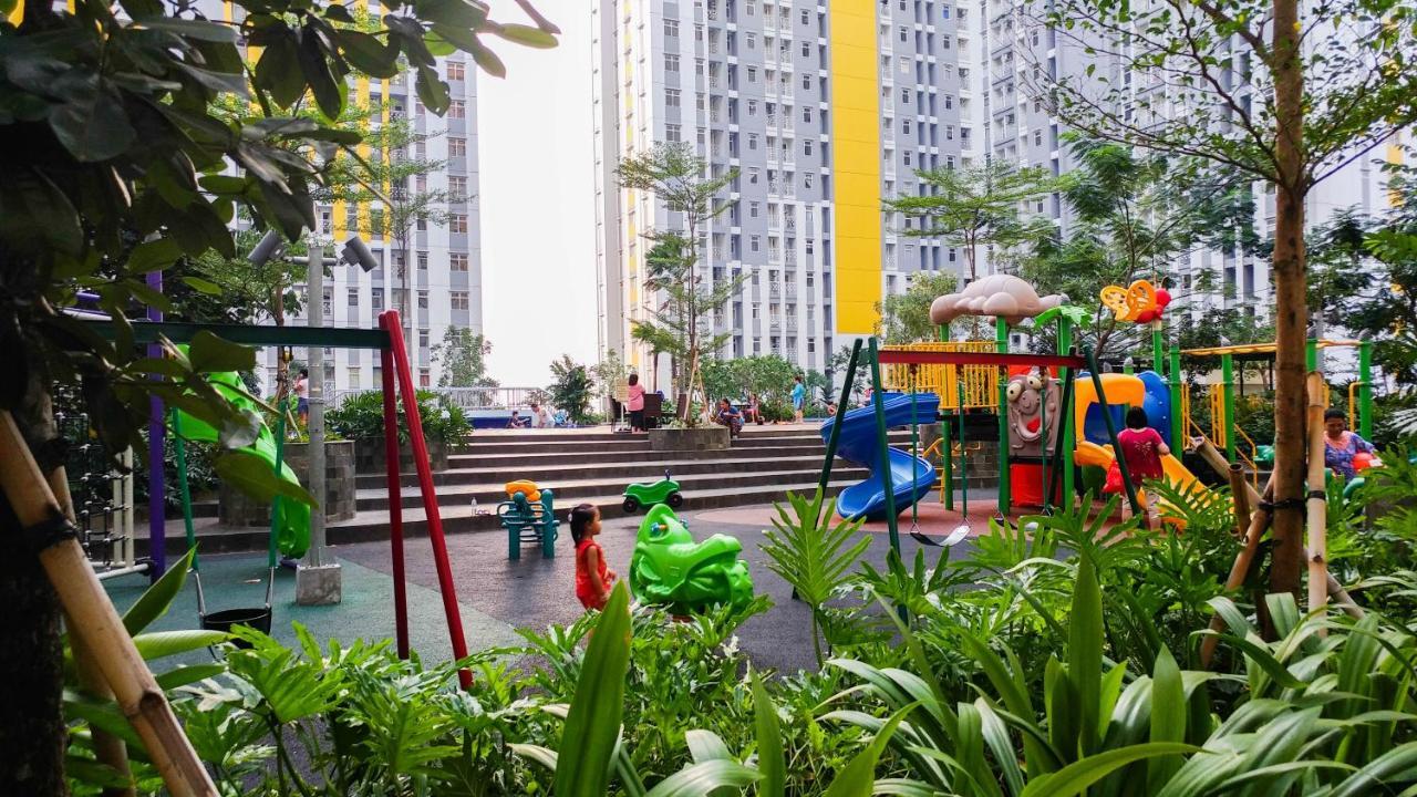 Apartemen Simply Minimalist 2br The Springlake Summarecon By Travelio
